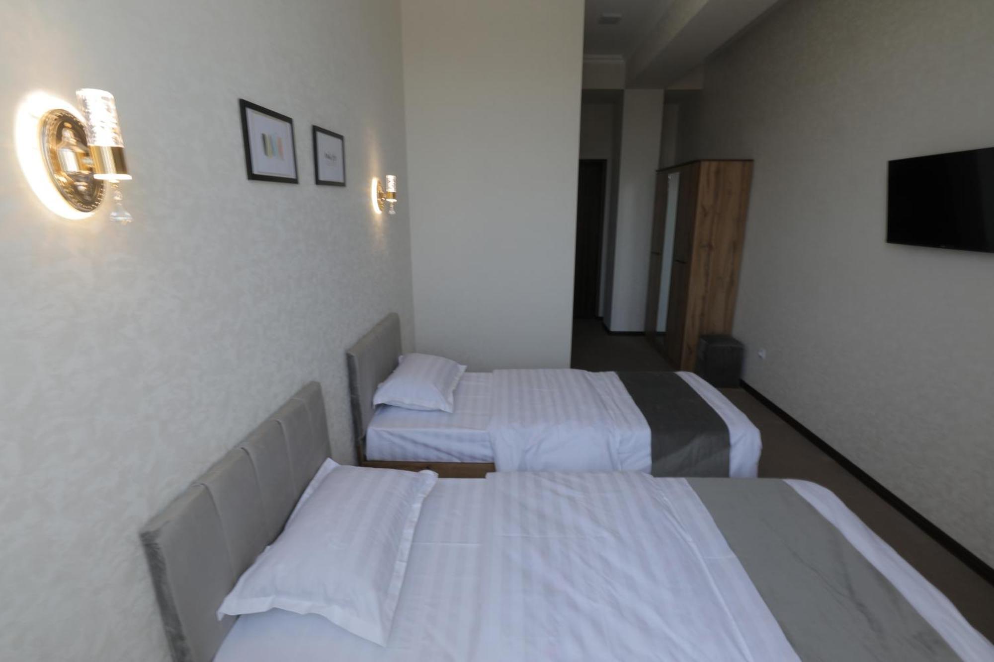 Resident Hotel Tachkent Extérieur photo