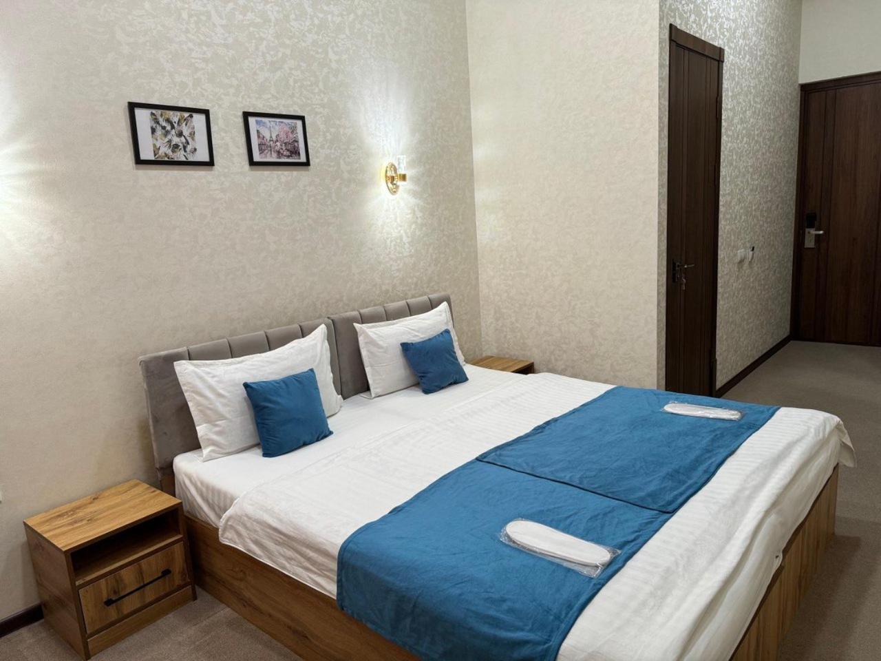 Resident Hotel Tachkent Extérieur photo