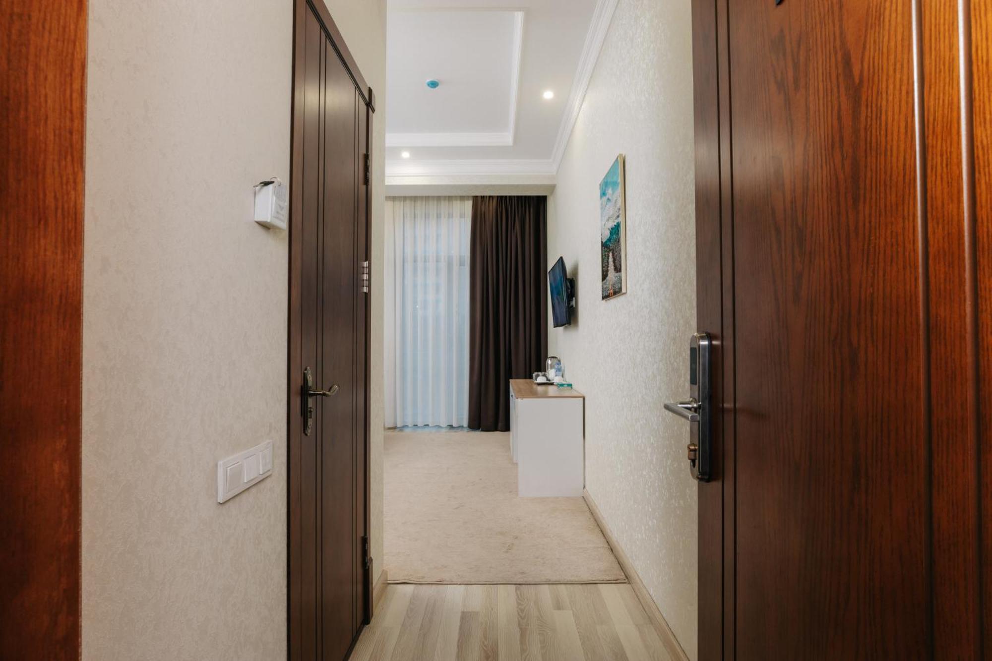 Resident Hotel Tachkent Extérieur photo
